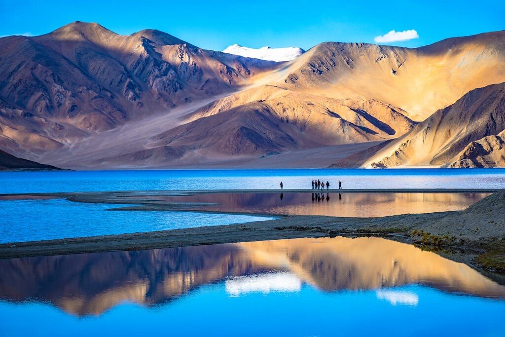 Read more about the article Ladakh Tourism: Discovering the Land of High Passes