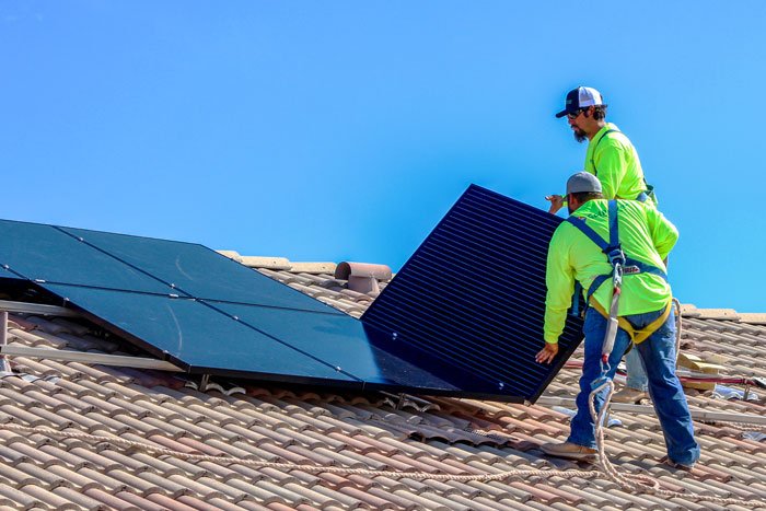 Read more about the article Why Solar Companies Need a Strong Online Presence in 2025