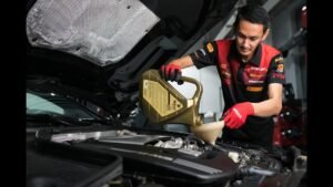 Read more about the article How Much Would a Mechanic Charge for an Oil Change?