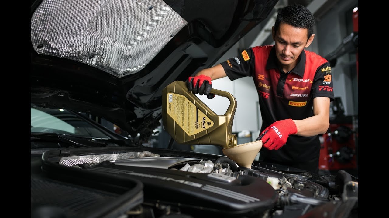 Read more about the article How Much Would a Mechanic Charge for an Oil Change?