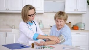 Read more about the article How to Get Home Health Care for Cancer Patients