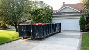 Read more about the article The Ultimate Guide to Choosing the Right Dumpster Rental Service