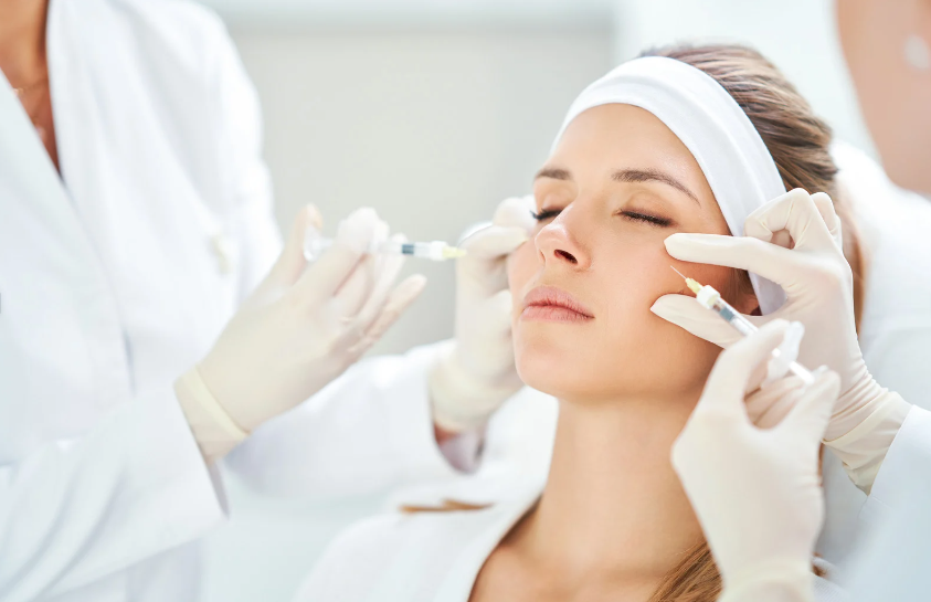 Read more about the article Top Reasons to Try Skin Glowing Injections
