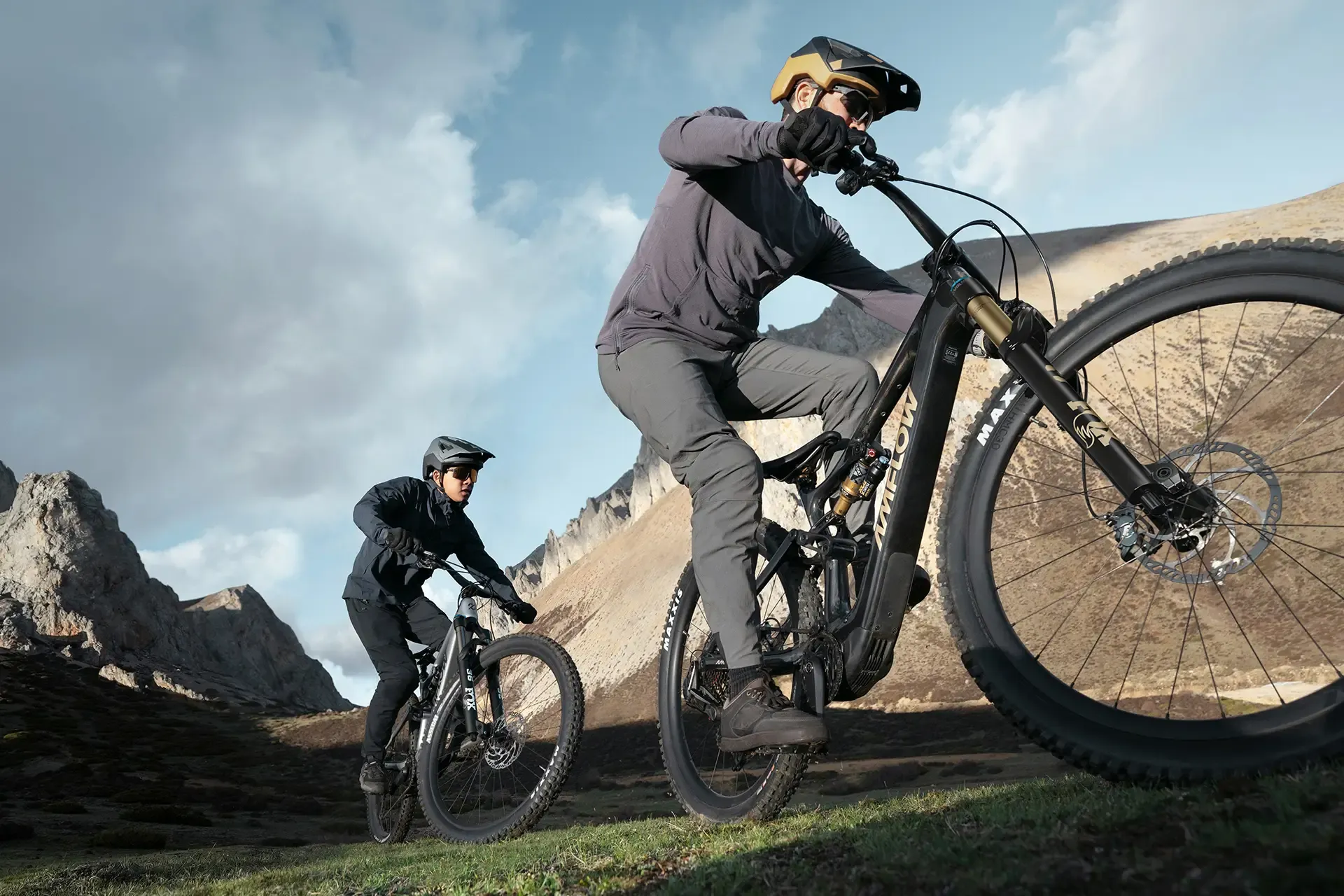 Read more about the article The Modern Electric Mountain Bike: How eMTBs Are Redefining Adventure, Fitness, and Everyday Riding