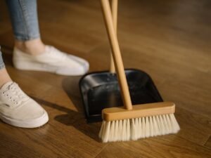Read more about the article Why Should Businesses Consider a Day Porter Cleaning Service?