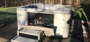 Read more about the article Hot Tub Removal services Made Simple and Stress Free