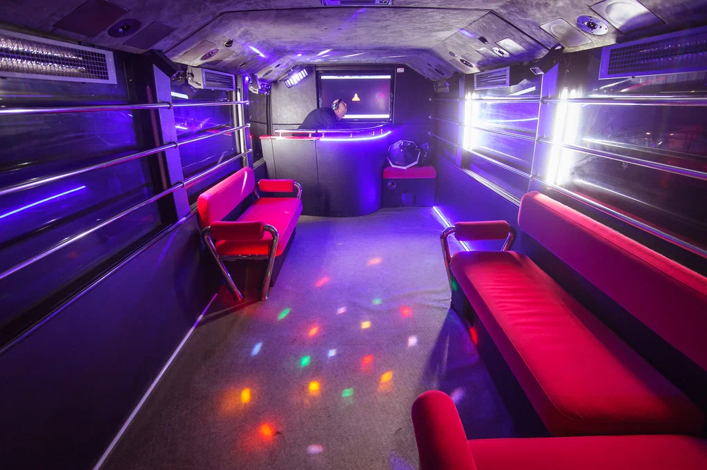 You are currently viewing Party Bus Rental Nashville: Turn Every Event into an Unforgettable Experience