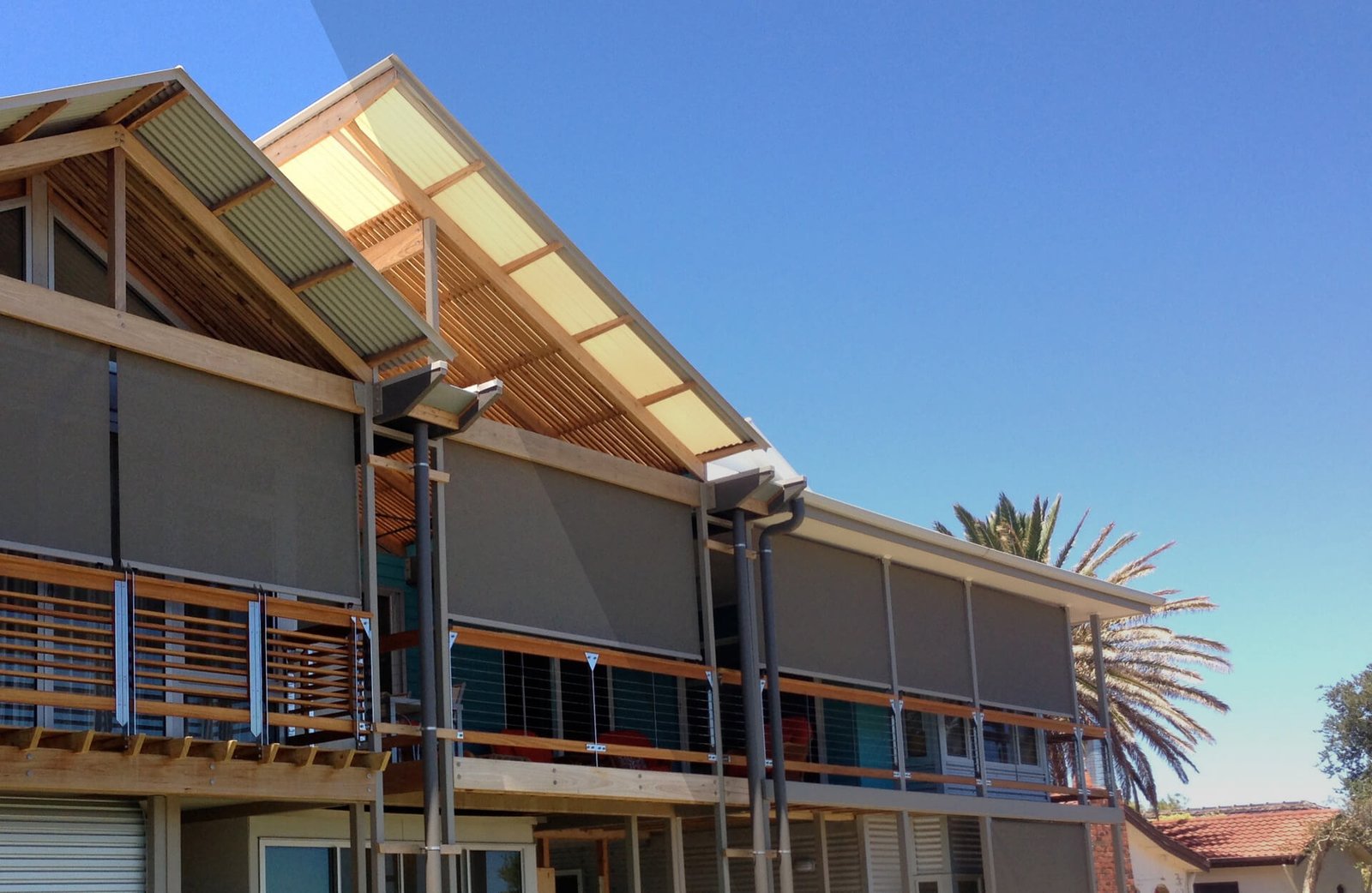 You are currently viewing Straight Drop Blinds: Simple, Stylish, and Highly Functional Outdoor Shades