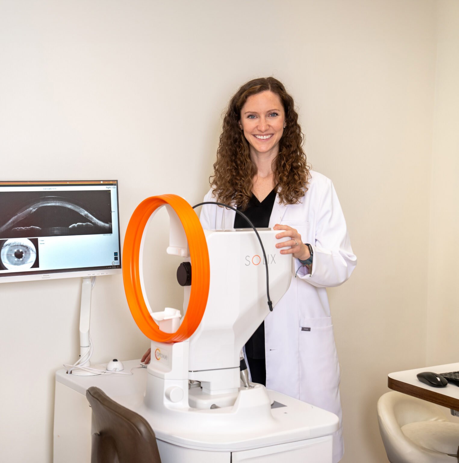 You are currently viewing Scleral Contact Lenses: The Ultimate Solution for Complex Eye Conditions