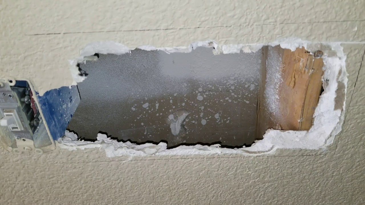 Read more about the article Professional Drywall Repair Services in the Bronx for Smooth Walls