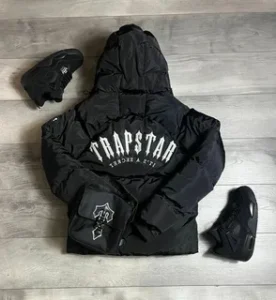 Read more about the article Trapstar: The Streetwear Icon and the Ever-Growing Popularity of the Kurtka Trapstar