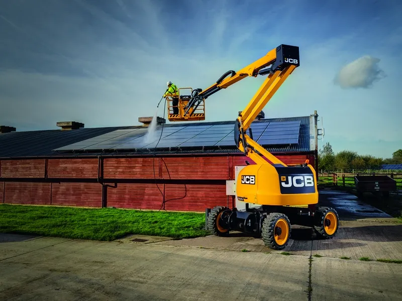 You are currently viewing How much weight can an articulated boom lift carry?