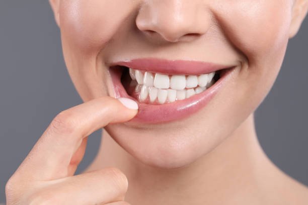 You are currently viewing Can Sensitive Teeth Improve After Gum Recession Treatment ?