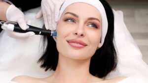 Read more about the article Is HydraFacial Effective for Deep Skin Cleansing