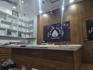 Read more about the article Moon Shape Gemstone Meaning and Uses