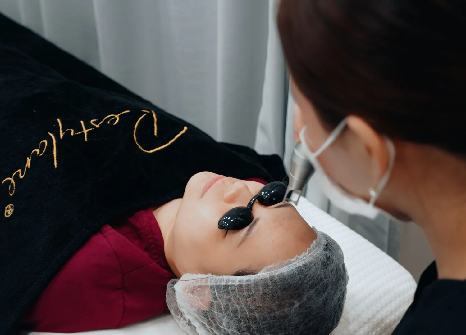 You are currently viewing Large Pores Treatment for Clear, Youthful Skin