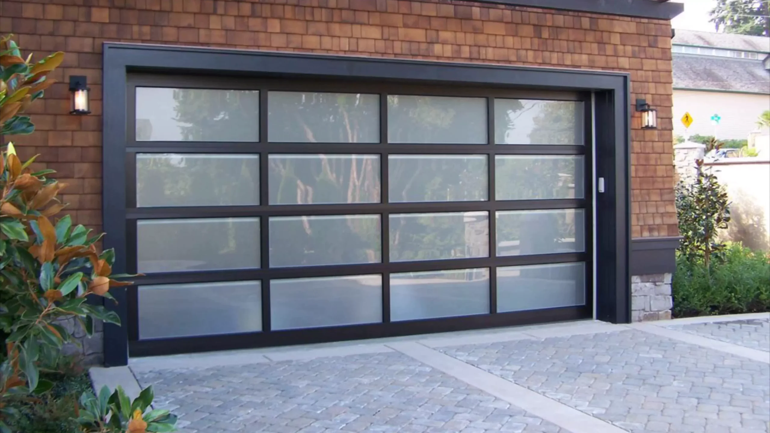You are currently viewing Emergency Garage Door Repair Howell MI: Fast Response When You Need It Most