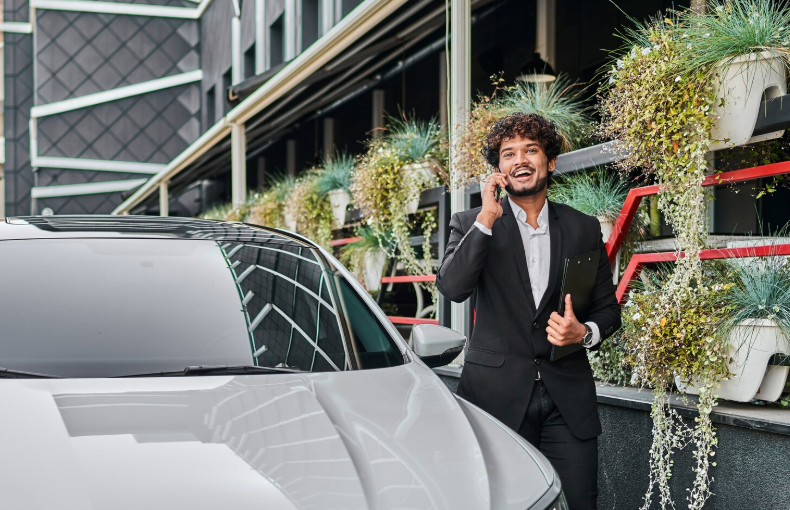 You are currently viewing Luxury Car Hire London: Explore the City in Ultimate Style