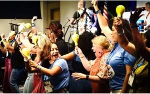 Read more about the article Keynote Speaker for Corporate Events: Creating Energy, Alignment, and Lasting Impact