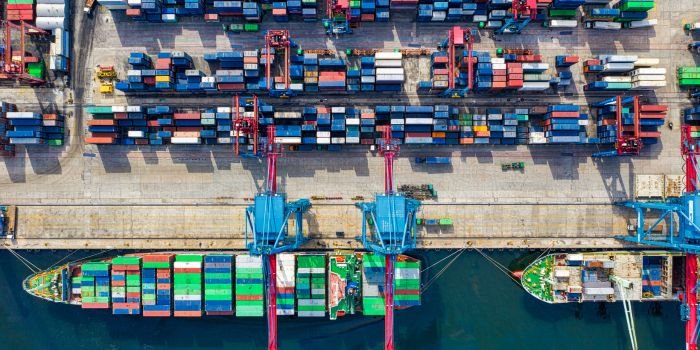 You are currently viewing Low-Investment Import–Export Ideas You Can Start from Home