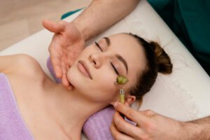 Read more about the article Facial Massage Dubai: Expert Guide to Techniques, Benefits, and Real-World Practice