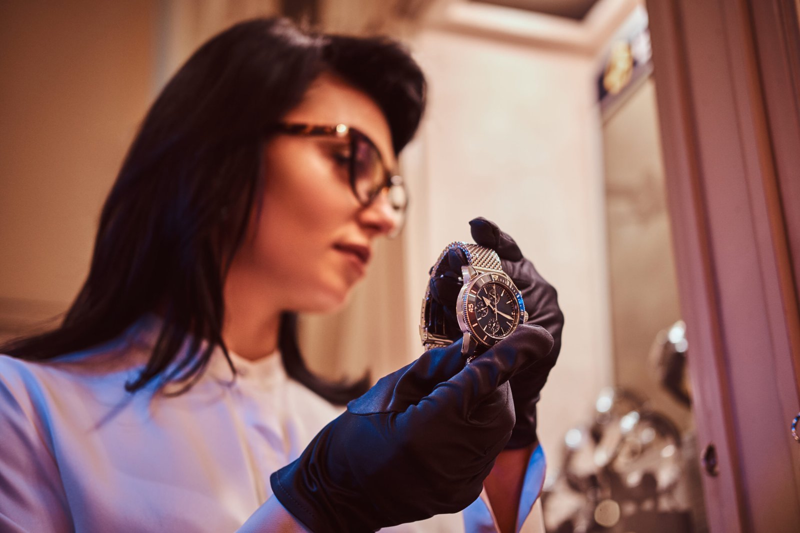 You are currently viewing The Benefits of Owning Certified Luxury Watches