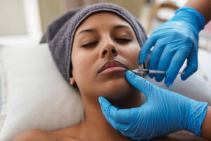 Read more about the article حقن فيلر الشفاه: ما الذي يمكن توقعه