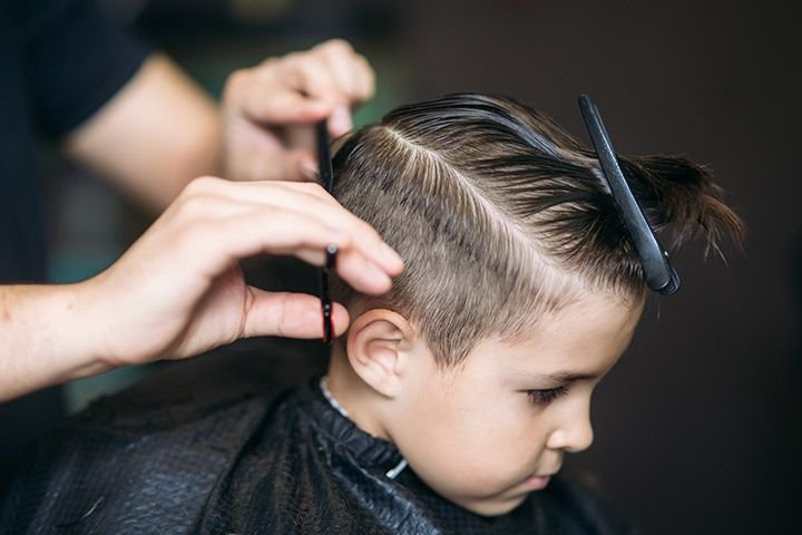 You are currently viewing How to Maintain Your Child’s Haircut Between Salon Visits?