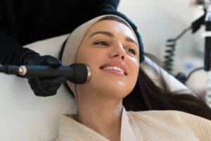 Read more about the article Can HydraFacial give instant glowing skin?