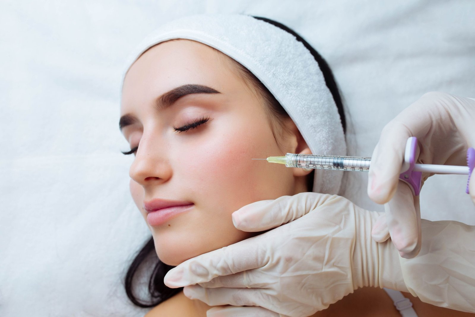 You are currently viewing Your Guide to Safe and Effective Dermal Fillers in Dubai