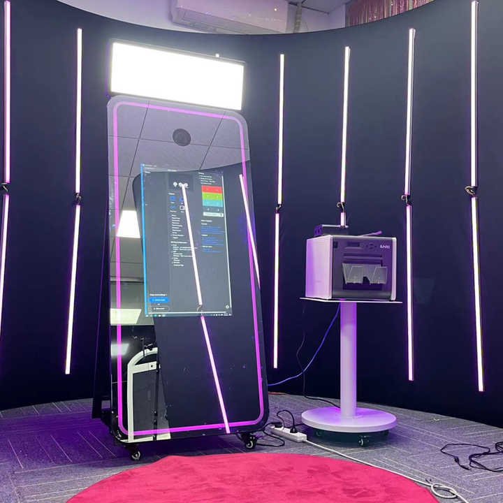 You are currently viewing 7 Ways a Selfie Booth Can Enhance Your Event Experience