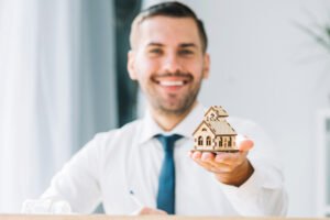 Read more about the article How Real Estate Agent Support Successful Property Transactions