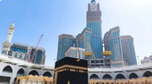 Read more about the article Why Choosing Umrah Packages Ensures a Peaceful & Stress-Free