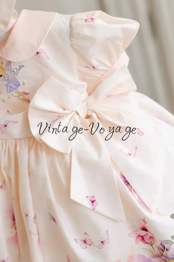 Read more about the article Exploring the World of Baby Girl Clothing