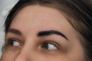 Read more about the article Tattooed Brows Healing Timeline And RF Microneedling Skin Reset Guide
