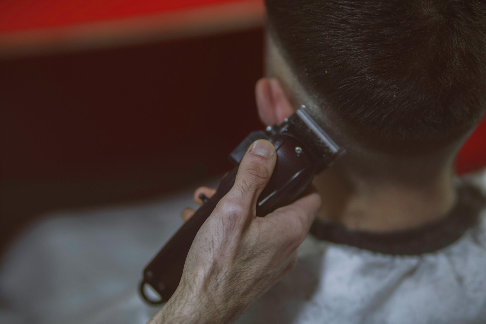 You are currently viewing Why Regular Barber Visits Make a Difference in Your Overall Look