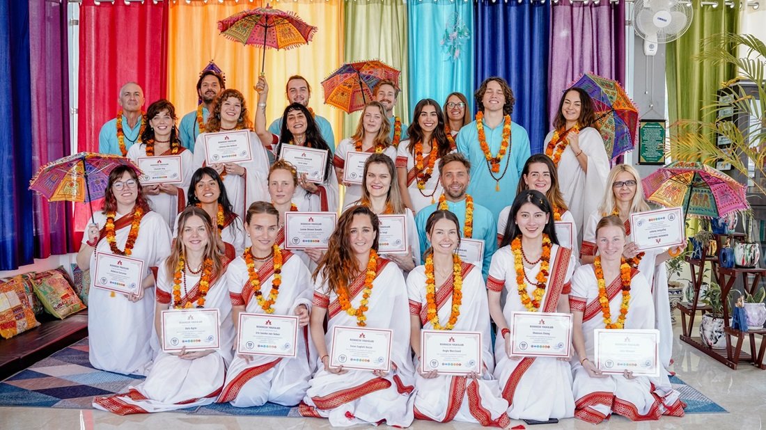 You are currently viewing Transform Your Life with a 14 Day Yoga Retreat in Rishikesh