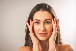 Read more about the article كم تدوم نتائج جراحة ترميم ندبات الوجه عادةً؟