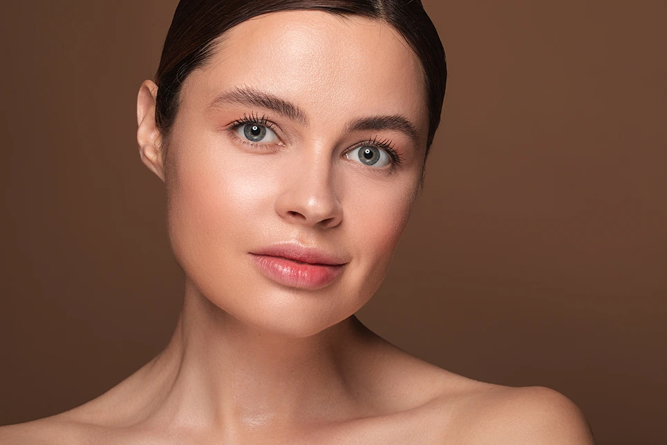 You are currently viewing كيف تُحسّن حشوات الشفاه الروسية شكل الشفاه؟