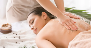 Read more about the article كيف يُحسّن علاج الوجه للظهر ملمس البشرة؟