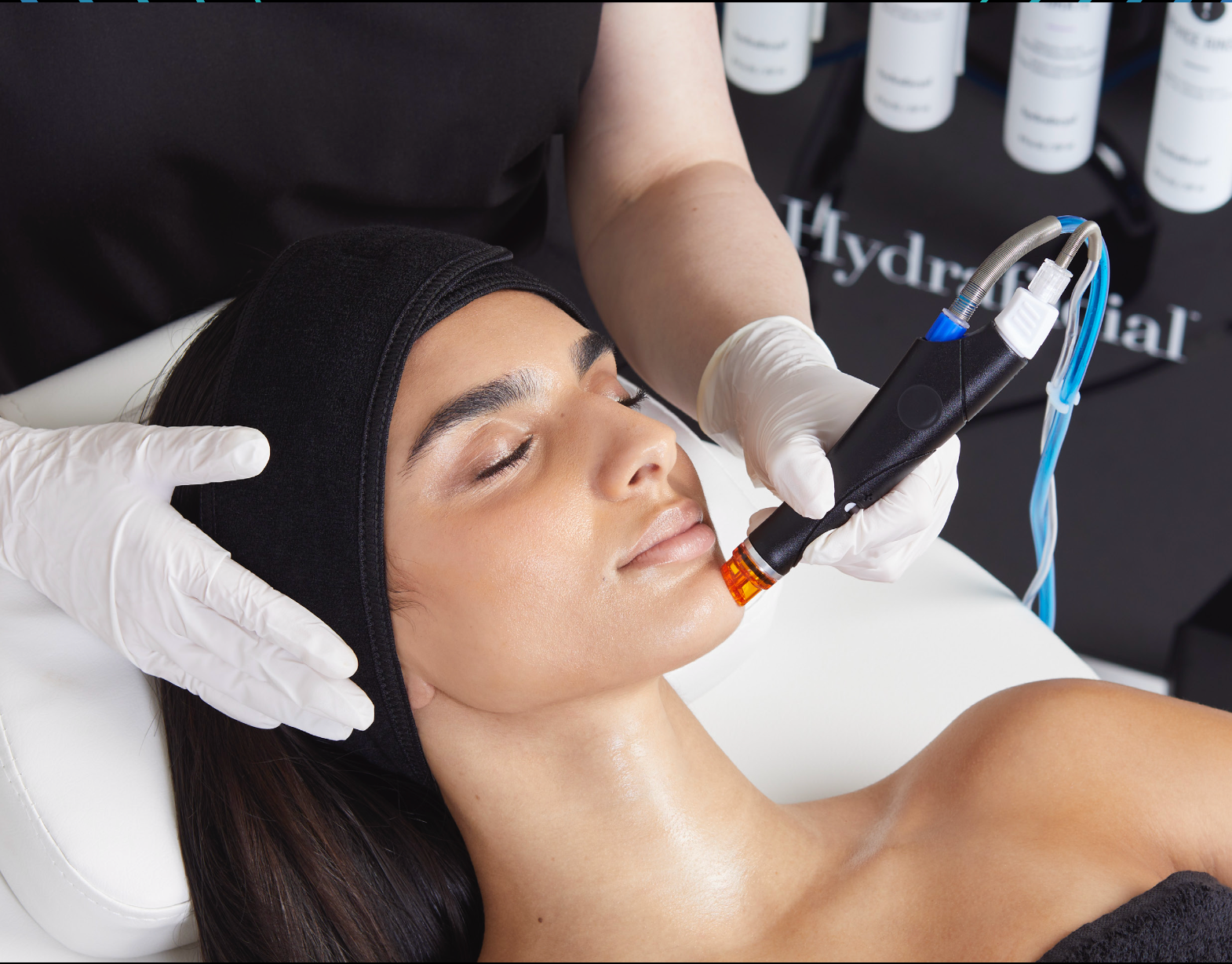 You are currently viewing Why HydraFacial is the Must Try Treatment This Year