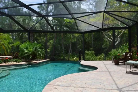 You are currently viewing Professional Swimming Pool Screen Enclosures Melbourne FL Installation Services